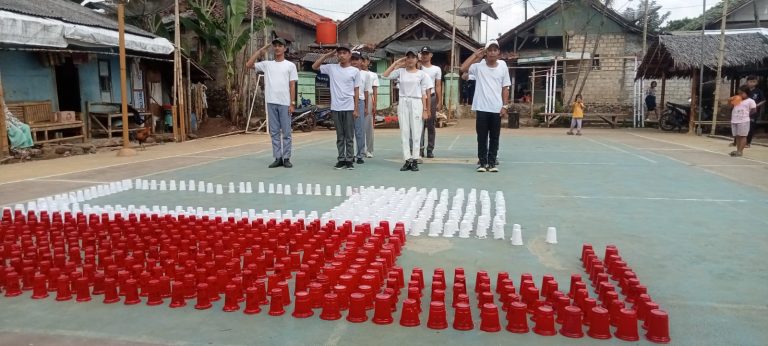 Garuda Raksasa Siap Ditampilkan Warga Pasirgintung Pada HUT RI ke-78