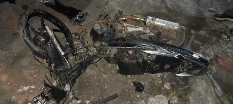 Pengendara Sepeda Motor Kritis Tabrak Pickup