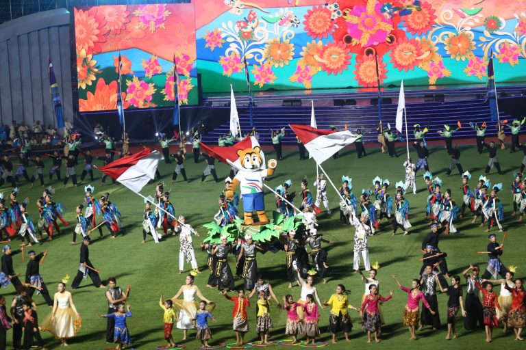 Kemeriahan dan Antusiame Masyarakat Opening Ceremony, Denda Alamsyah Ketua PANLAK FORNAS Sambut Positif