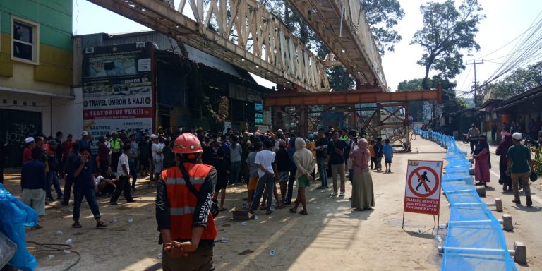 Dinilai Lambat Pengerjaan, Warga Dua Desa Ontrog PT Brantas Adipraya