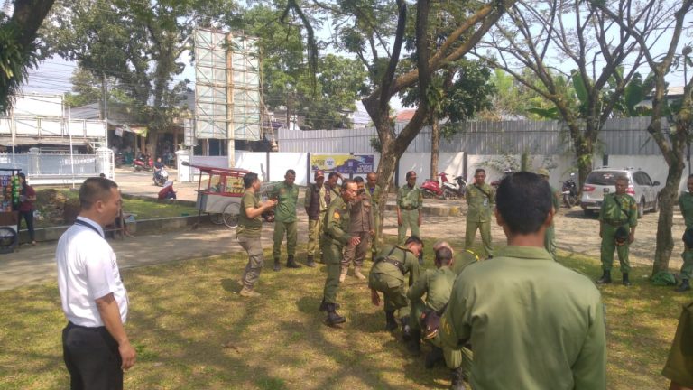 Linmas di Leuwisadeng Dibekali Pelatihan Pekat dan Kesiapsiagaan Bencana