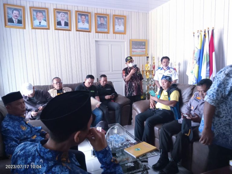 Diduga Ada ‘Pemain PPDB’, Warga Sambangi SMAN 1 Gunungputri