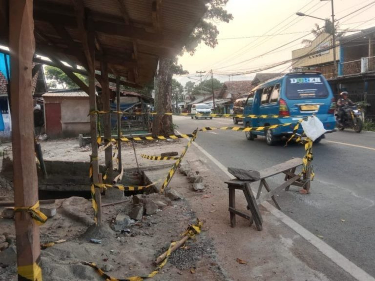 Jalan Raya Leuwiliang KM 19 Ambles