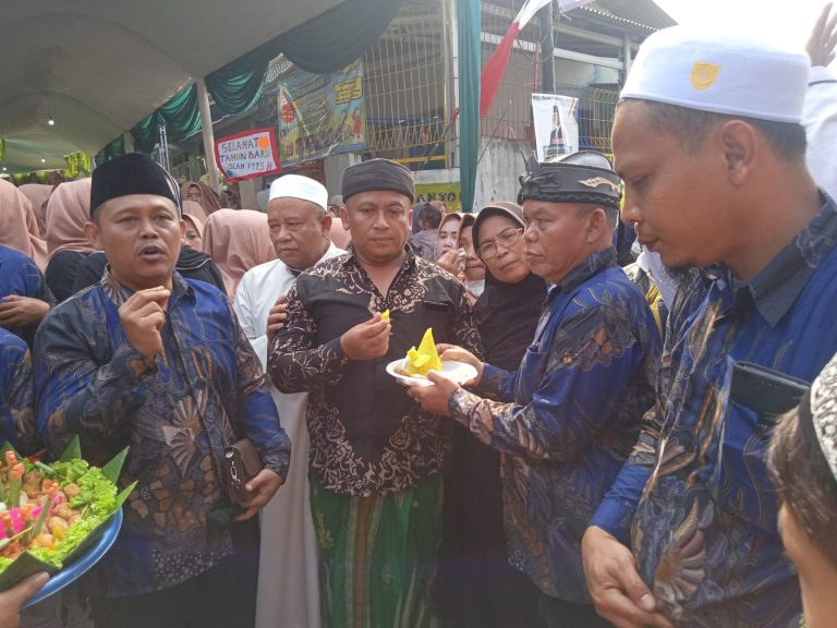 Peringati Tahun Baru Islam, Pemdes Cimande Hilir Santuni Ratusan Anak Yatim