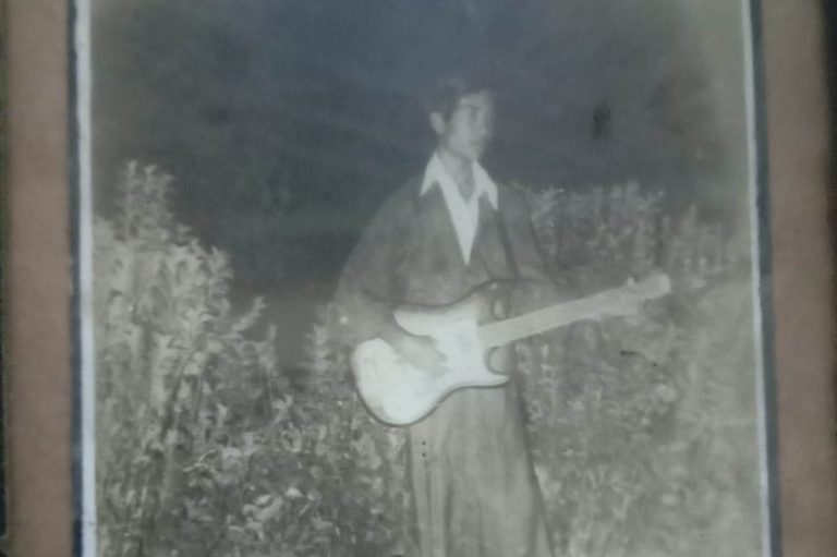 Gambar Jadul Band Pelajar SMPN Cerenti 1970-an yang tampak Antik dan Lucu