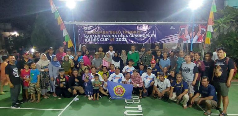 Karang Taruna Desa Gunung Putri Gelar Turnamen Bulutangkis Kades Cup