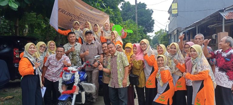 Dua KRL Desa Ciangsana Dapat Baktor dari Fathoni