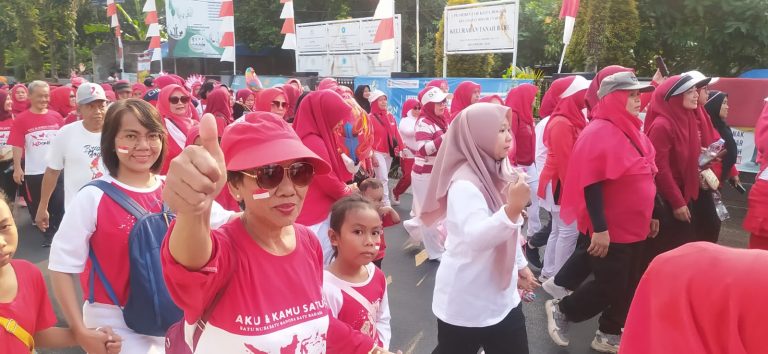 Puncak HUT RI, Ribuan Warga Tanah Baru Turun ke Jalan