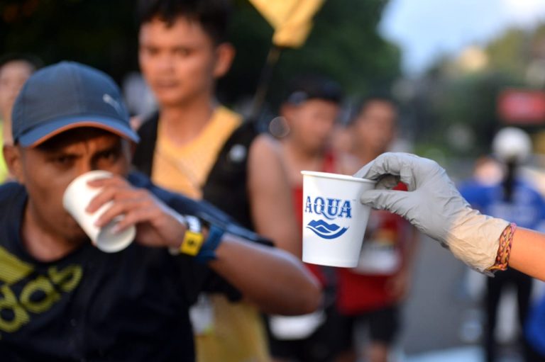 AQUA Penuhi Kebutuhan Hidrasi Pelari di Maybank Marathon 2023