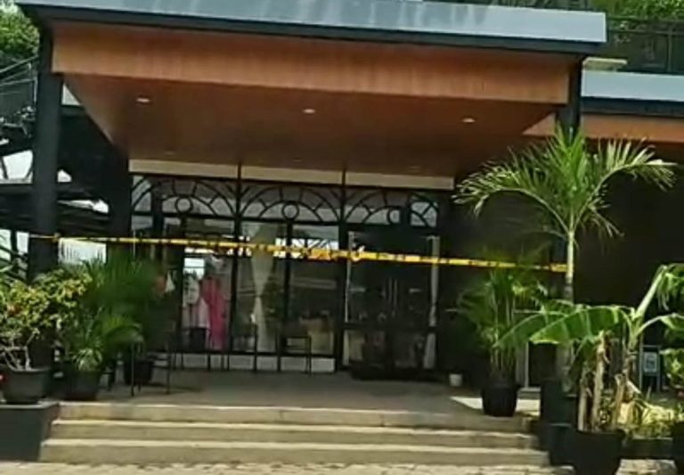 Satpol PP Pasang PPNS Line di Restoran Wulansari