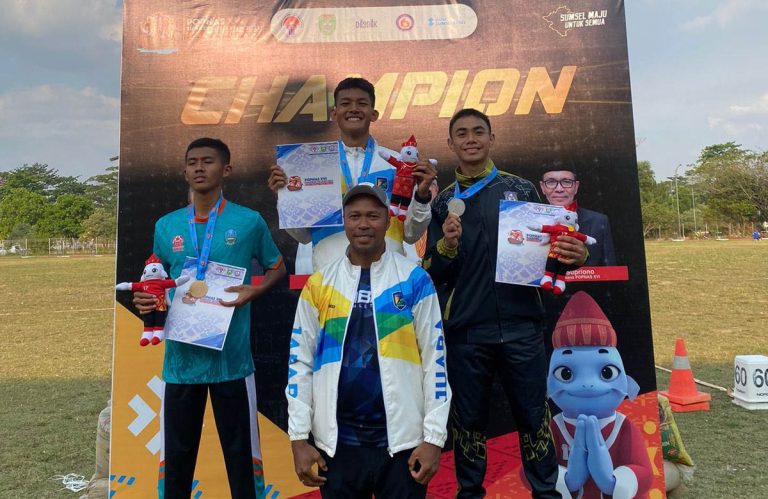 Ramadhan Dwi Kurniawan, Pelajar SMANTIC Sabet Emas Lari Gawang 400 Meter