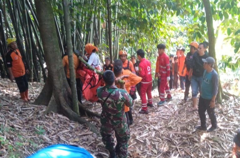 Tim SAR Temukan Pelajar SMK yang Tenggelam di Sungai Curug Muara
