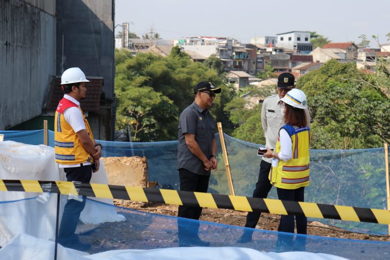 Bupati Harapkan Pembangunan Jembatan Cikereteg Sesuai Target