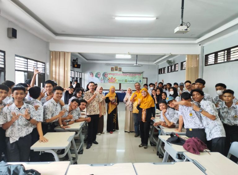 SR 12 Berbagi Pengetahuan Pemasaran Terhadap Siswa SMK Tri Dharma 2 Bogor