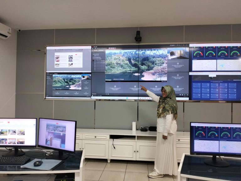 Ketua PERI IBU Ambar Retnowati Temui Satgas Citarum Harum