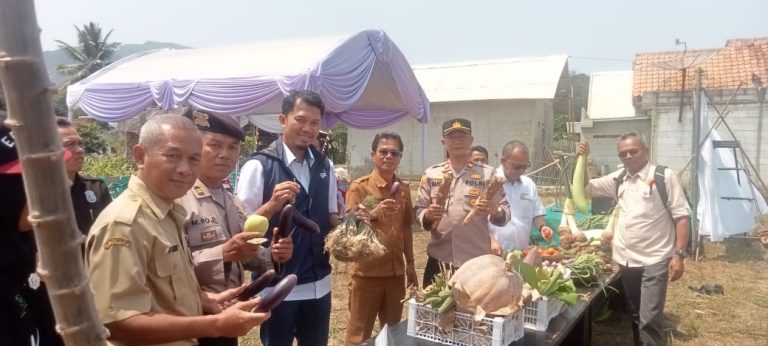 Beri Semangat Petani, PT Antam Dukung Ketahanan Pangan di Kalongliud Bisa Meningkat