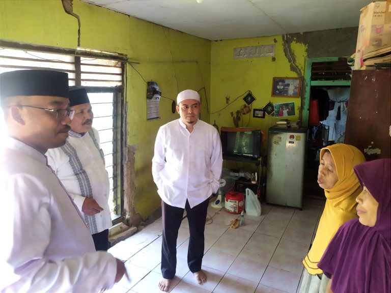 Turun Langsung Datangi Korban Bencana, Agus Salim Akan Tindaklanjuti ke Dinas Terkait