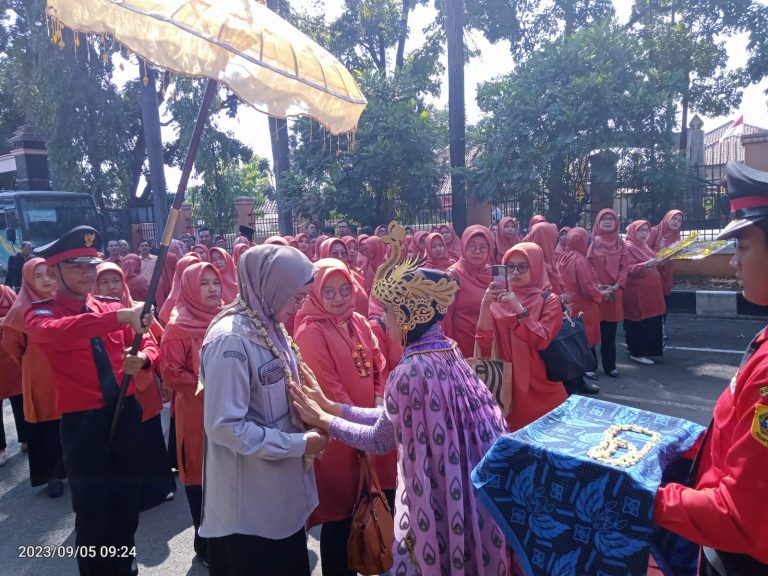 SMKN 1 Gunung Putri Lepas Sambut Kepala Sekolah yang Baru