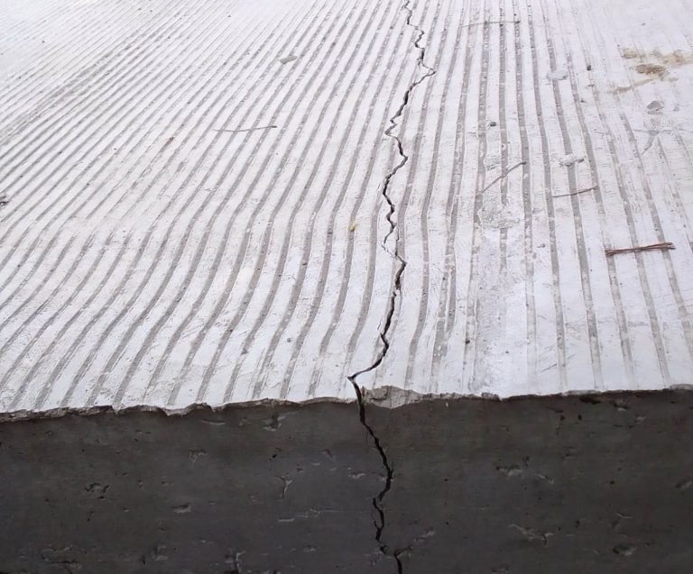 Beton Baru Digelar Sudah tak Mulus