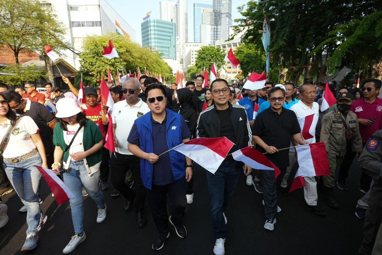 Warga Surabaya Antusias Sambut Trofi Piala Dunia U-17