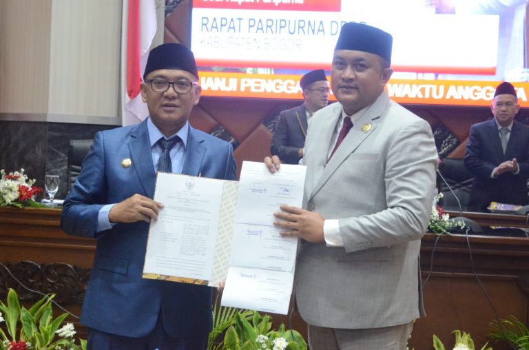 Ada Anggaran untuk Relokasi Pasar Leuwiliang, Ketua DPRD Sahkan RAPBD Perubahan 2023 Jadi Perda