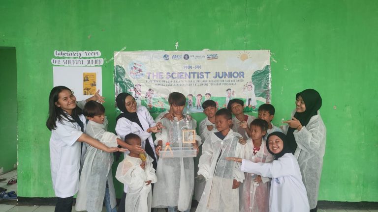 PKM PM IPB University Berdayakan Anak Jalanan di Pasar Leuwiliang dengan The Scientist Junior
