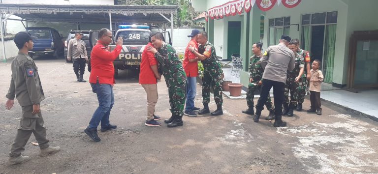 HUT TNI, Polsek Nanggung Surprise Datangi Koramil