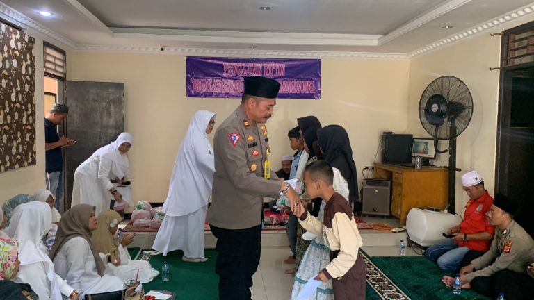 Bhayangkari Ranting Polsek Nanggung Gelar Pengajian dan Santuni Anak-anak Yatim