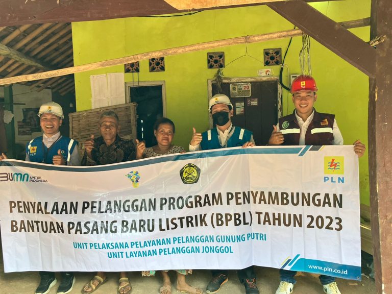 594 Rumah Tangga di wilayah PLN ULP Jonggol Menerima Pasang Listrik Gratis