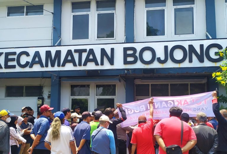 Pemilik Lahan Demo Camat Bojonggede