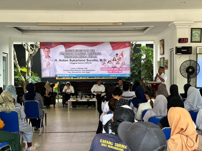 Warga Wanaherang Diberi Pemahaman Perihal Stunting oleh Anton Suratto