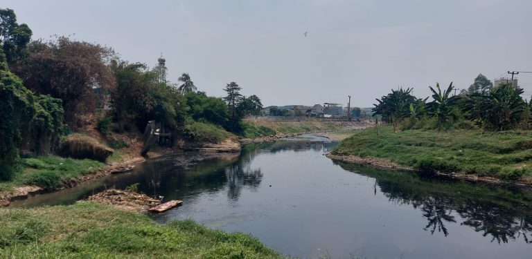Pencemaran Sungai Cileungsi Berdampak ke Bekasi