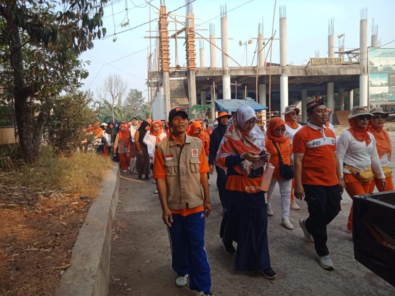 Bersama 500 Lebih Kader dan Simpatisan, Achmad Fathoni Ikuti Jalan Sehat Ceria PKS Ciangsana