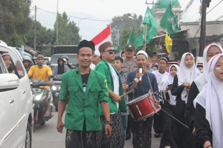 GP Ansor dan NU Leuwisadeng Semarakkan Maulid Nabi dan HSN dengan Pawai Santri dan Kyai