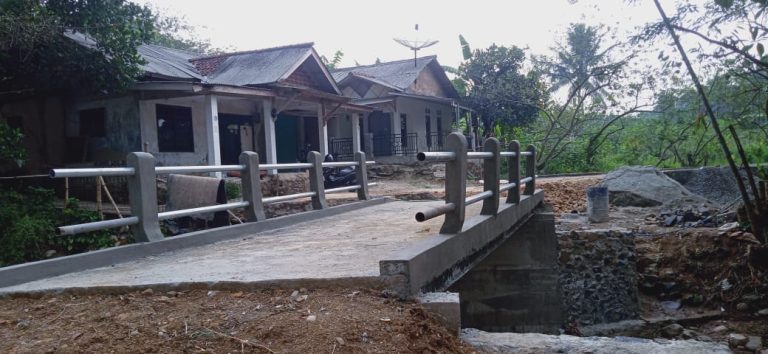 Selain Vital Bagi Masyarakat, Jembatan di Hambaro Permudah Akses Pendidikan