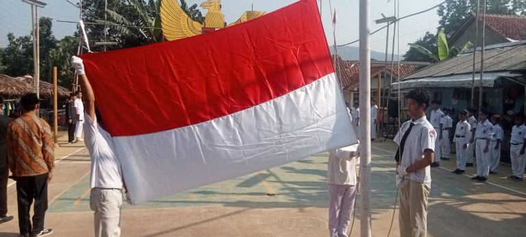 Baksos Hingga Upacara Bendera, PT Antam Apresiasi Perayaan Hari Sumpah Pemuda di Batutulis
