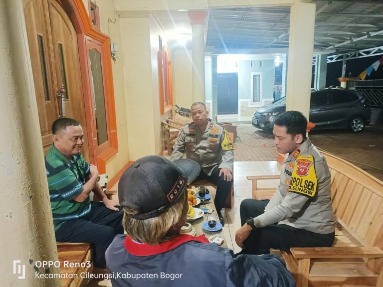 Kapolsek Cileungsi Sambangi Warga Gandoang, Ini Pesannya