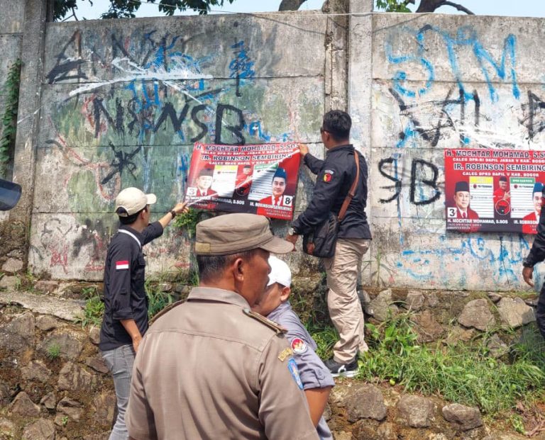 Panwascam Nanggung Tertibkan Ratusan APS Caleg