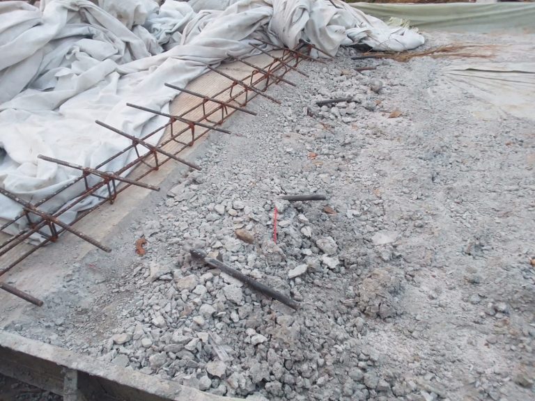 Rekonstruksi Jalan Tunggilis – Bondol Memprihatinkan, Ada Anak Dibawah Umur yang Dipekerjakan