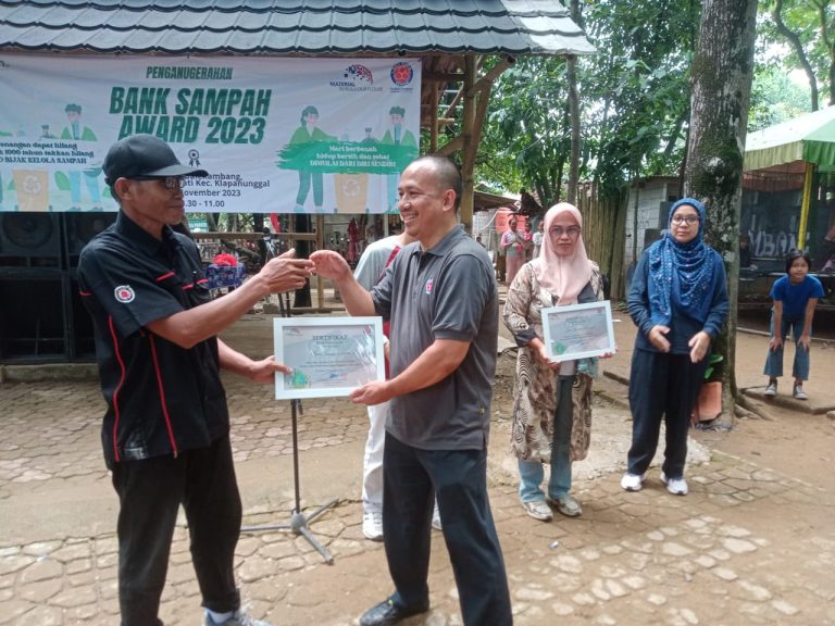 Bank Sampah Bersinar Raih Juara 1 dalam Bank Sampah Award PT Indocement Tunggal Prakasa Tbk 2023