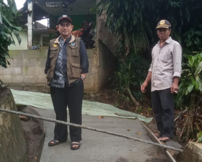 Keluhan Warga Didengar, Kades Ciawi Realisasikan Pembangunan Jalan ke TPU