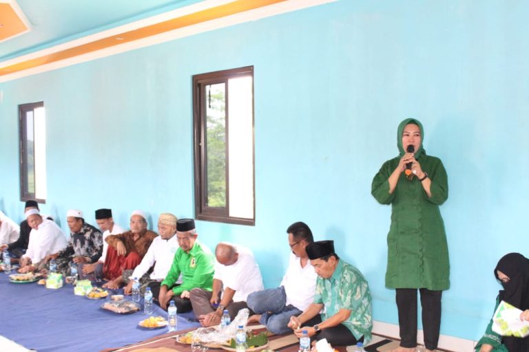 Hj Elly Rachmat Yasin Fasilitasi Pendirian Yayasan dan Izin Operasional Ponpes