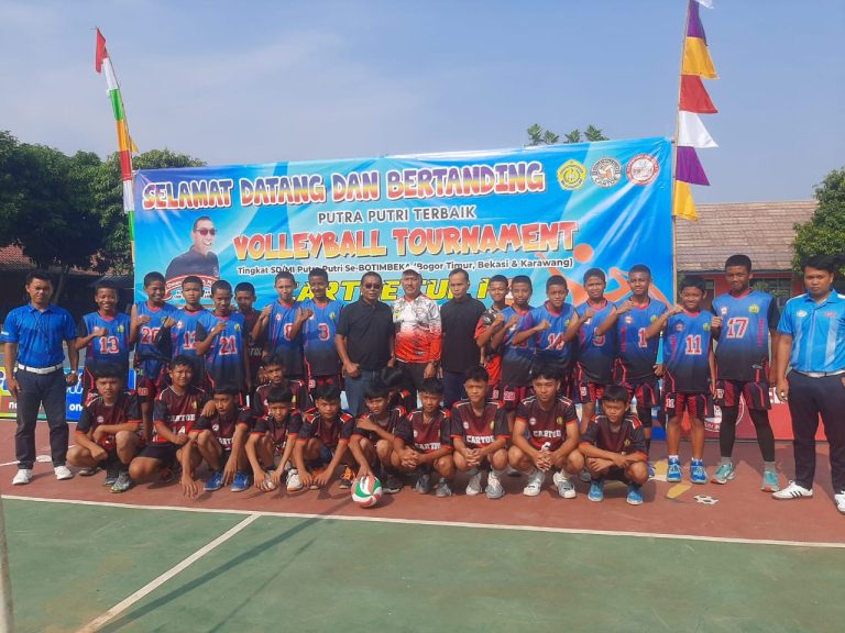 Karawang dan Bekasi Turun di Turnamen Bola Voli SMPN 1 Cariu