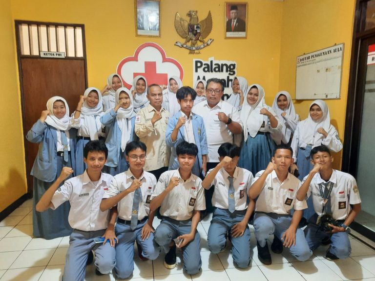 PMR SMAN 1 Cigombong Kunjungi Markas PMI Kota Bogor