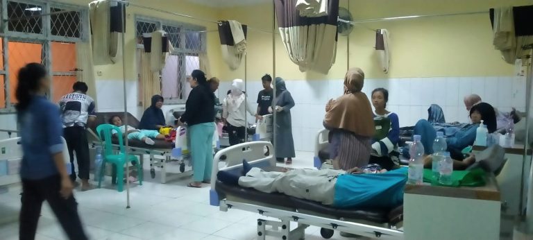 Puluhan Warga Kalong 2 Alami Keracunan Makanan
