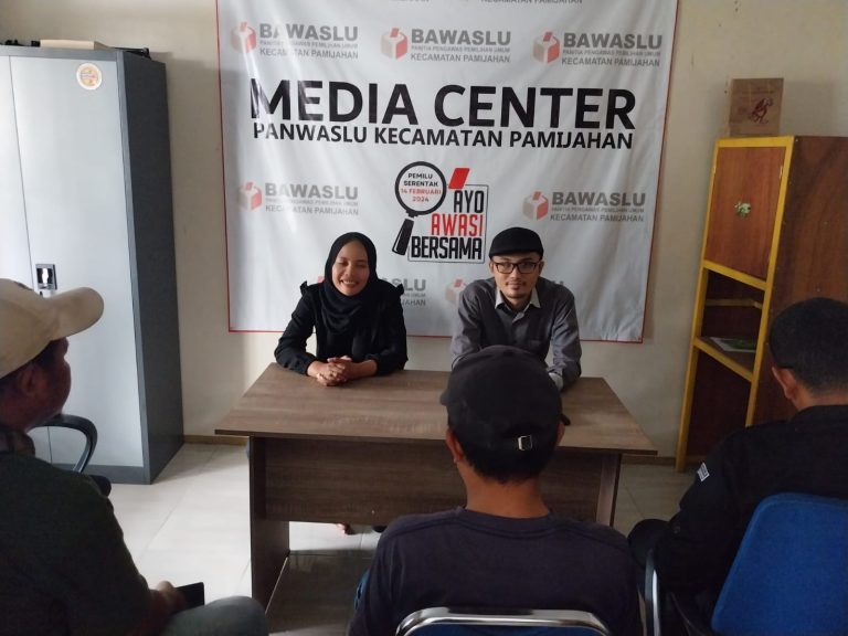 Panwaslu Pamijahan Temukan APK tak Sesuai Aturan