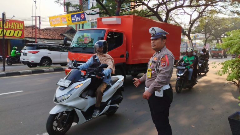 Perwira Pospam Amankan Nataru di Wilayah Hukum Gunung Putri