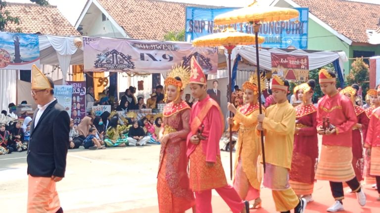 Tutup Kurikulum 2023-2024, SMPN 1 Gunung Putri Adakan Pentas Seni