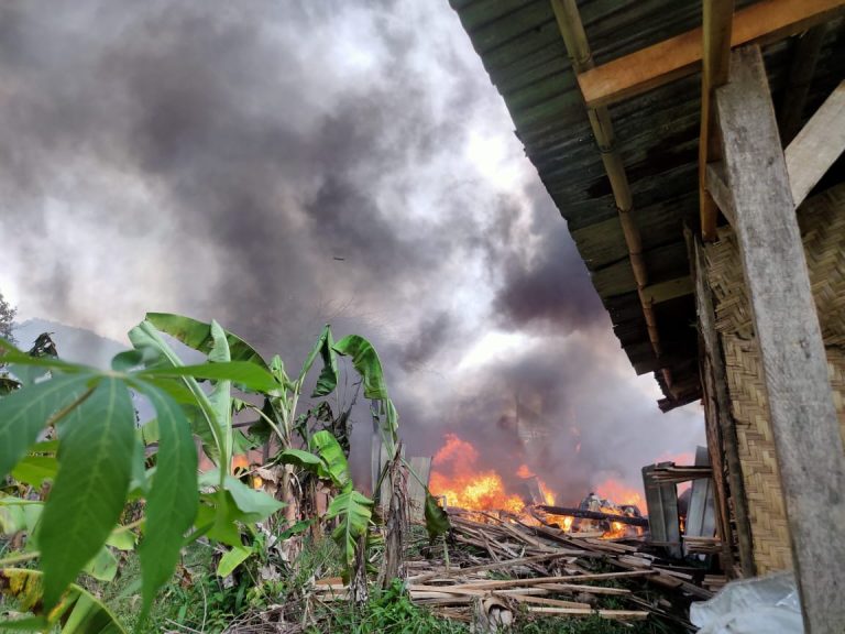 Lapak Rongsokan Dilalap Si Jago Merah di Babakan Madang