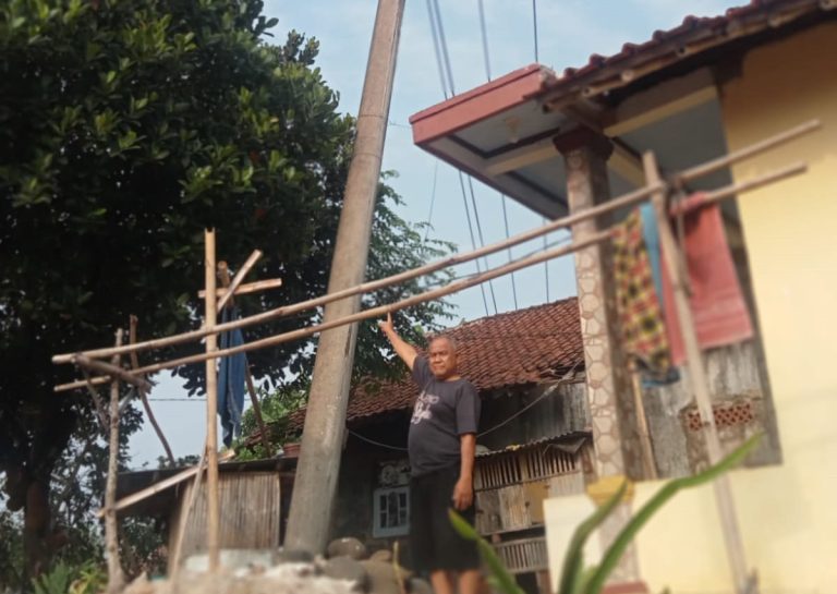 Tiang Listrik Masih Dibiarkan Miring, Genpar Bakal Gugat PLN
